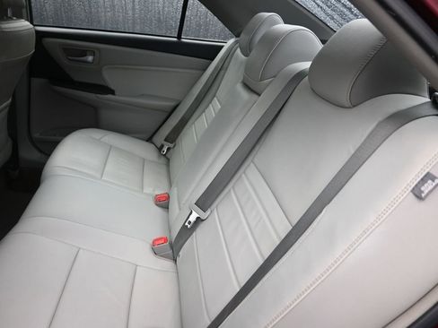 Used 2017 Toyota Camry XLE image 21