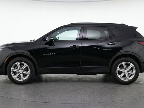 Used 2025 Chevrolet Blazer LT image 5