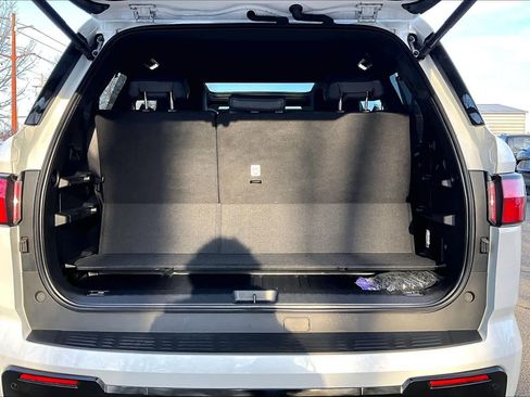 Used 2025 Toyota Sequoia Platinum image 30