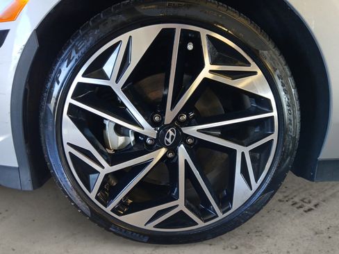 Used 2023 Hyundai Ioniq 6 SEL image 14