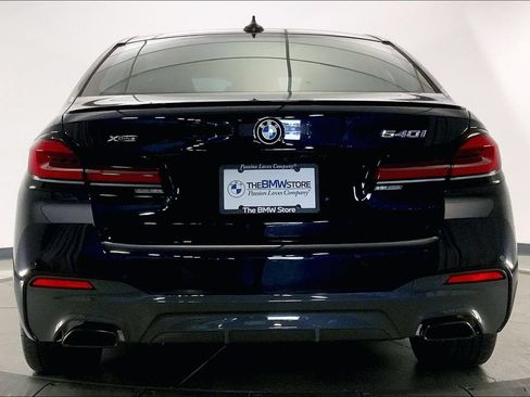 Used 2023 BMW 540i xDrive w/ Dynamic Handling Package AWD/4WD image 3