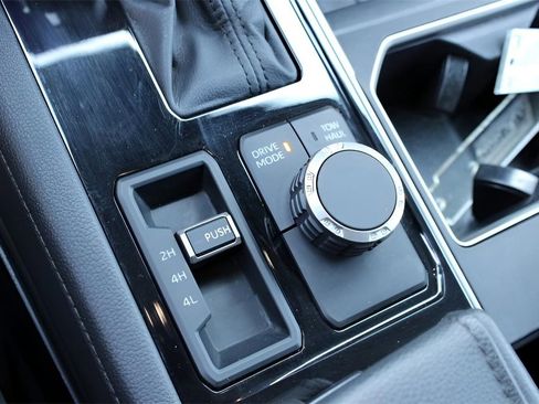 Used 2024 Toyota Tundra Limited image 16