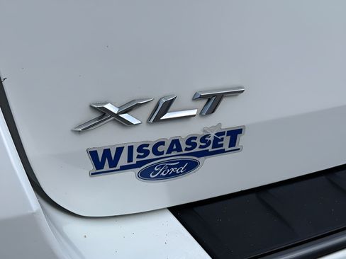 Used 2023 Ford Explorer XLT w/ Equipment Group 202A AWD/4WD image 18