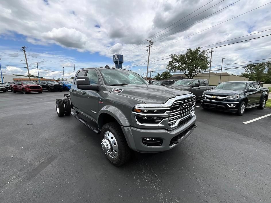 New 2026 RAM 5500 4x4 Crew Cab w/ Laramie Trim Package image 3