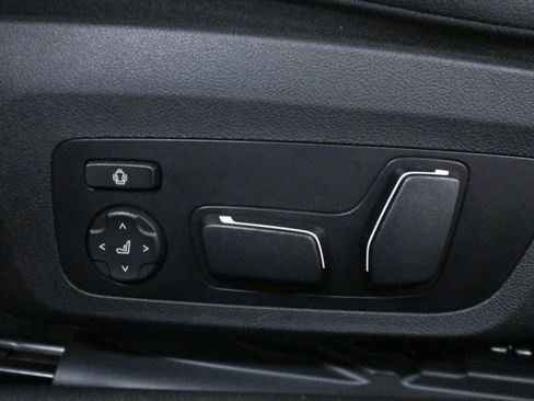 Used 2025 BMW M240i xDrive Coupe w/ Premium Package image 28