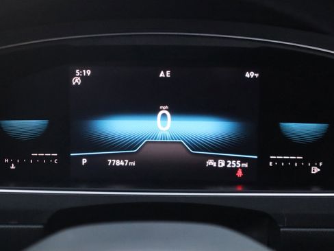 Used 2023 Volkswagen Tiguan SE R-Line image 17