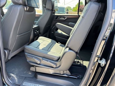Used 2026 GMC Yukon XL Denali w/ Denali Reserve Package AWD/4WD image 10