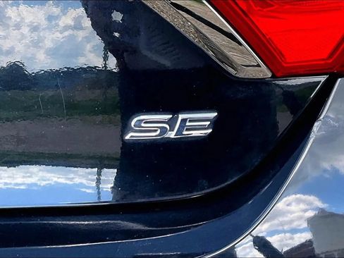 Used 2016 Toyota Camry SE FWD image 23