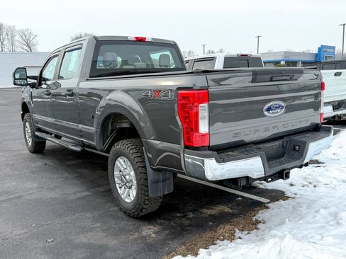 Used 2019 Ford F250 XL w/ STX Appearance Package image 3