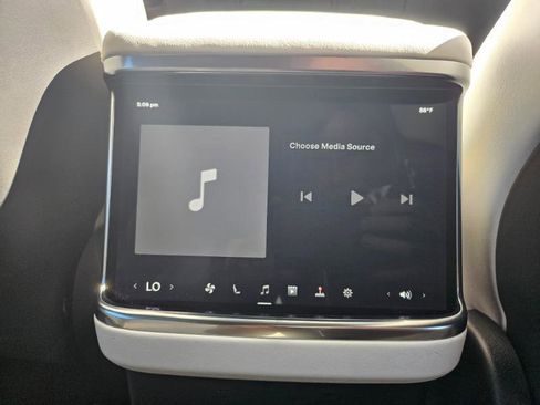 Used 2023 Tesla Model X image 61