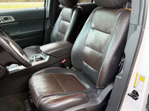 Used 2013 Ford Explorer Sport image 19