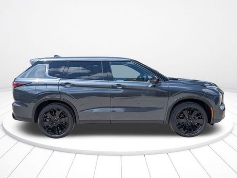 New 2026 Mitsubishi Outlander LE FWD image 3