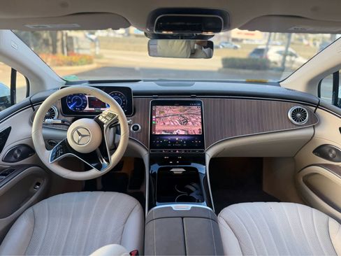 Used 2022 Mercedes-Benz EQS 450+ Sedan image 6