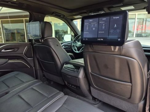 Used 2021 Cadillac Escalade ESV Sport w/ Driver Assist Tech Package AWD/4WD image 19