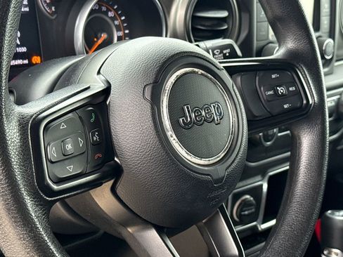 Used 2018 Jeep Wrangler Unlimited Sport image 29