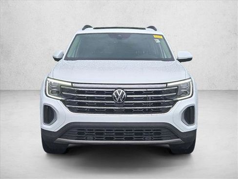 Used 2024 Volkswagen Atlas SE FWD image 2