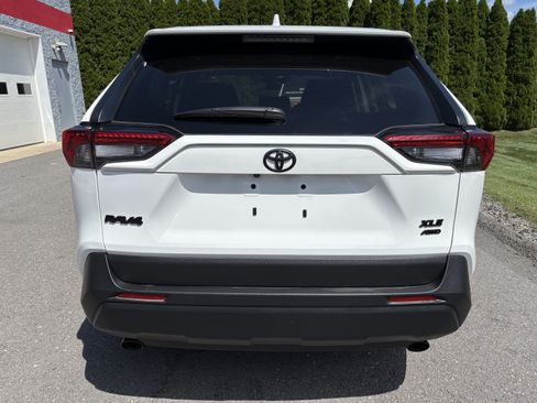 Used 2025 Toyota RAV4 XLE w/ Convenience Package AWD/4WD image 3