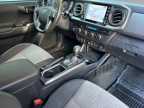 Used 2021 Toyota Tacoma TRD Off-Road w/ Technology Package AWD/4WD image 16