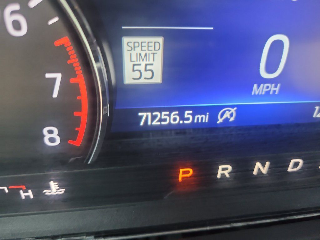 Used 2021 Ford Explorer XLT w/ Equipment Group 202A RWD image 31