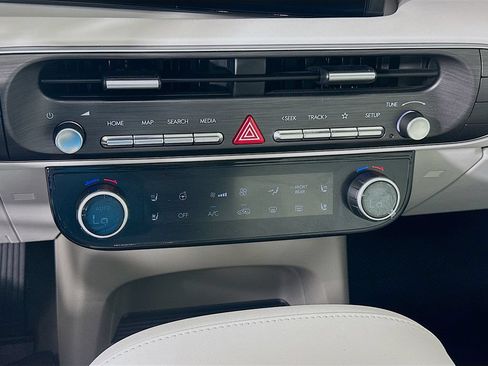 Used 2026 Hyundai Palisade Limited AWD/4WD image 16