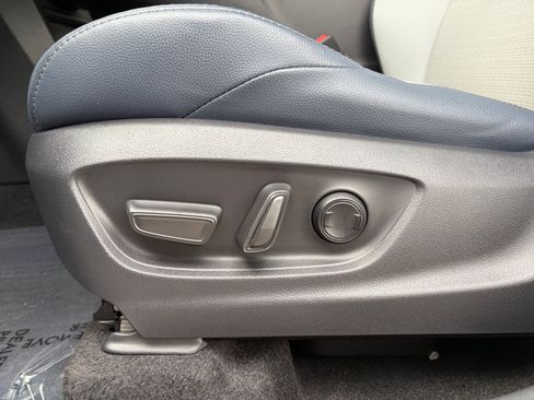 Used 2023 Subaru Solterra AWD image 13