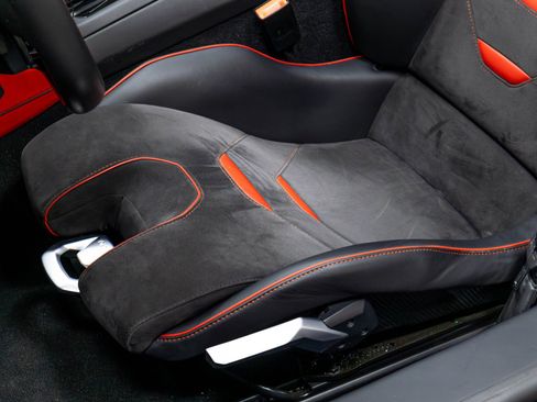 Used 2021 Lamborghini Huracan EVO RWD image 8