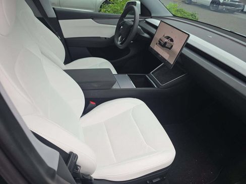 Used 2026 Tesla Model Y Long Range AWD/4WD image 11