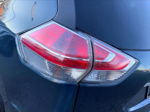 Used 2014 Nissan Rogue SV w/ SV Premium Package image 28