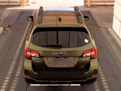 Used 2016 Subaru Outback 2.5i Limited AWD/4WD image 3