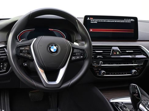 Used 2023 BMW 540i w/ Convenience Package image 12