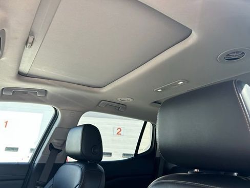 Certified 2020 GMC Acadia SLT image 5