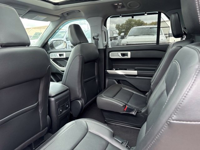 Used 2022 Ford Explorer Limited w/ Equipment Group 301A RWD image 21