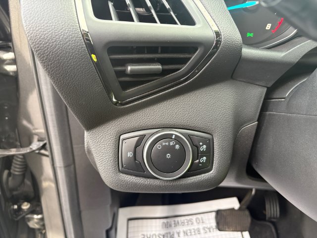 Used 2015 Ford Escape Titanium FWD image 20