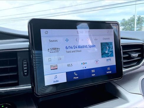 Certified 2021 Ford Explorer XLT w/ Equipment Group 202A image 30