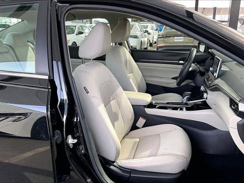 Certified 2024 Nissan Altima 2.5 SV image 9