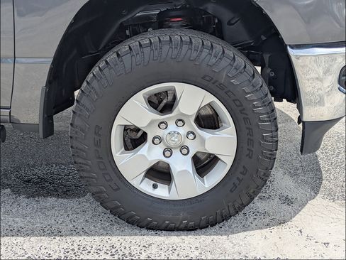 Used 2020 RAM 1500 Big Horn AWD/4WD image 13