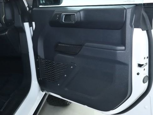 Used 2025 Ford Bronco Badlands image 21