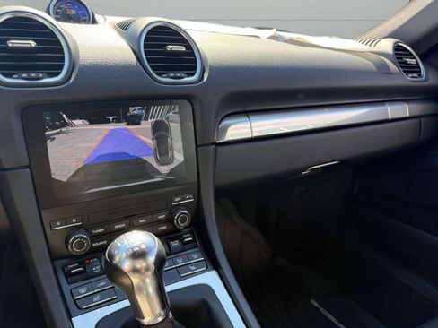 Used 2024 Porsche 718 Cayman w/ Sport Chrono Package image 46