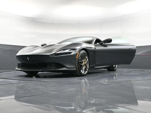 Used 2022 Ferrari Roma image 41