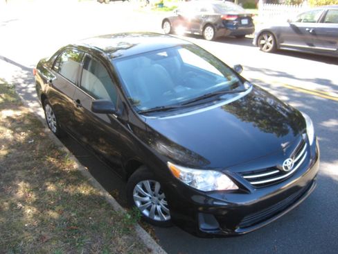 Used 2013 Toyota Corolla LE FWD image 27
