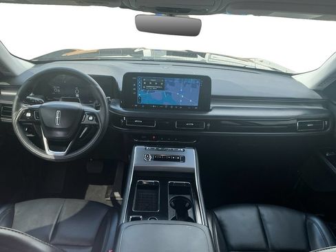 Used 2025 Lincoln Aviator 2WD image 17