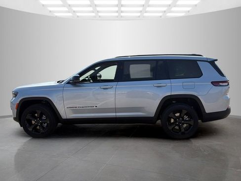 New 2025 Jeep Grand Cherokee L Altitude image 6