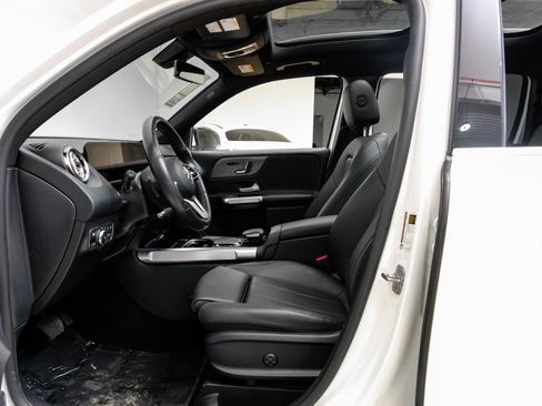 Used 2023 Mercedes-Benz GLB 250 GLB 250 w/ Premium Package image 4