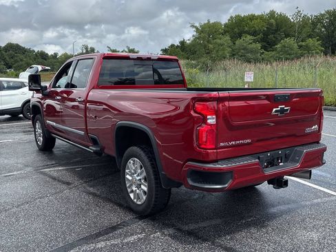 Used 2024 Chevrolet Silverado 3500 High Country w/ Technology Package AWD/4WD image 8
