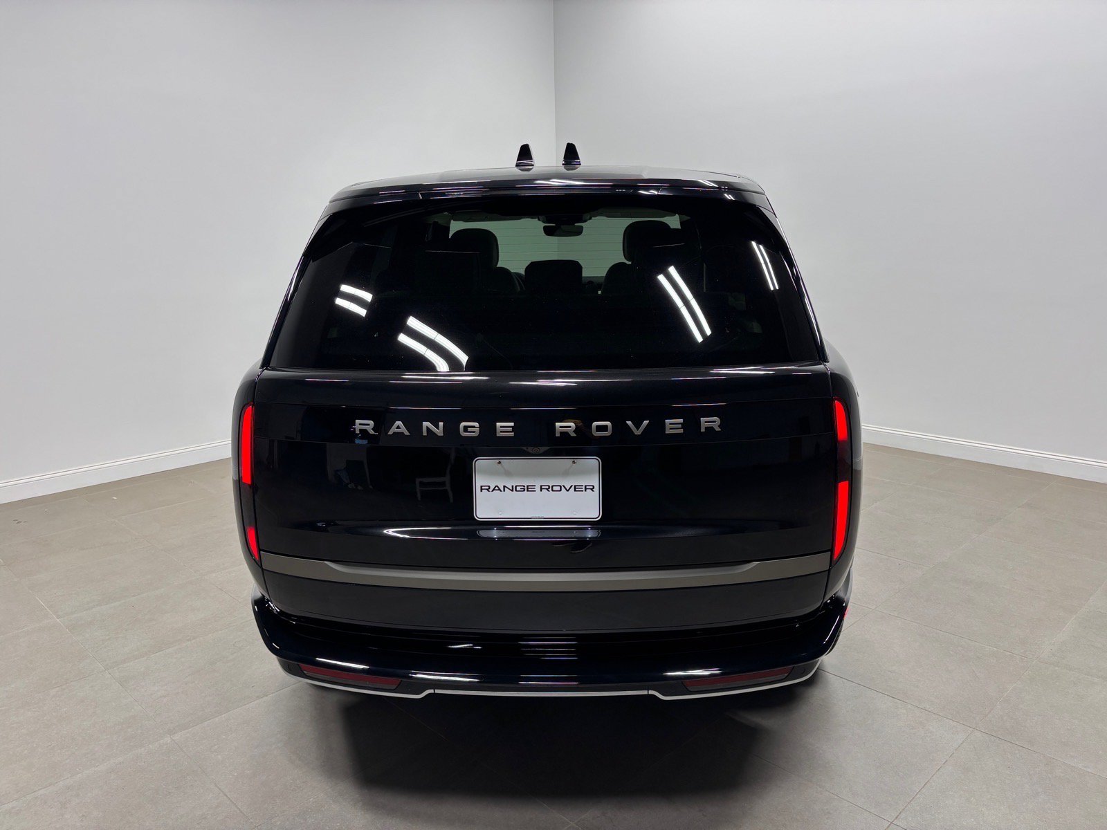 Used 2026 Land Rover Range Rover SE AWD/4WD image 8