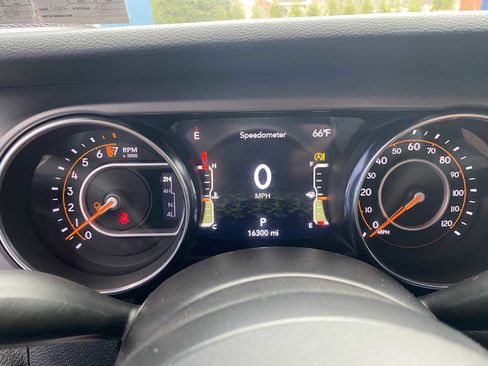 Used 2021 Jeep Gladiator Sport image 17