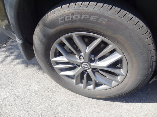 Used 2023 Nissan Rogue S AWD/4WD image 19