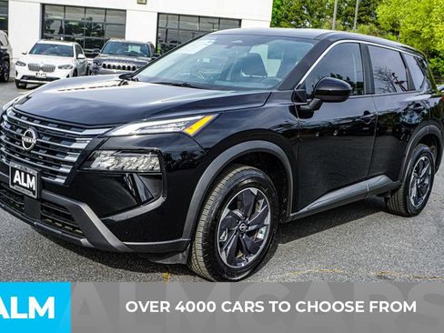 Used 2025 Nissan Rogue SV image 3