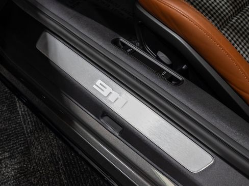 Used 2023 Porsche 911 Carrera 4S image 38