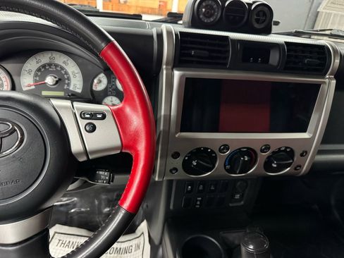 Used 2012 Toyota FJ Cruiser 4WD w/ Trail Teams Special Edition image 22